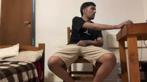 Snapshot of y0ungwithbrowndick chatting on April 2026 06:05:01 AM BROWN DICK online show from April 2026 06:05:01 AM