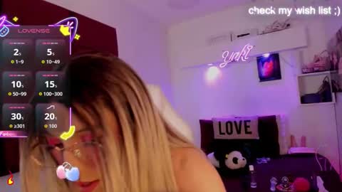 Snapshot of yakitai chatting on February 2026 05:00:02 AM Yaki online show from February 2026 05:00:02 AM