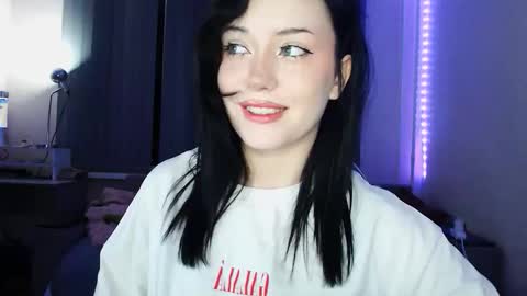 Snapshot of yamilean chatting on March 2026 09:43:01 PM Yami online show from March 2026 09:43:01 PM