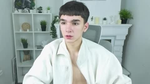 yamitwink online show from November 2025 08:40:01 PM