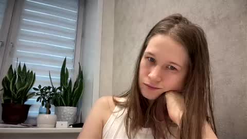 Yana  online show from July 2026 09:39:01 AM