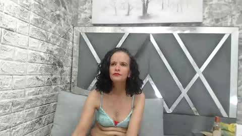 yanetrose online show from November 2025 03:42:02 AM