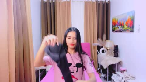 Yanna online show from October 2025 01:57:01 AM