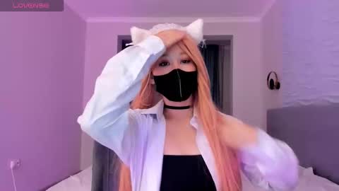 Yana online show from December 2025 10:28:01 PM