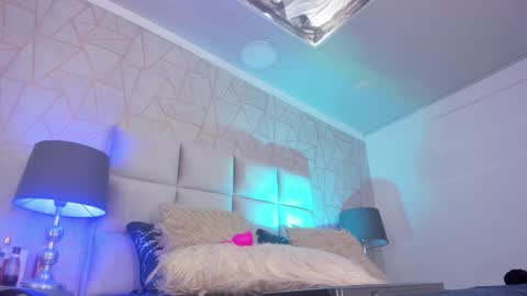 Yara Bliss  online show from December 2025 07:53:02 PM