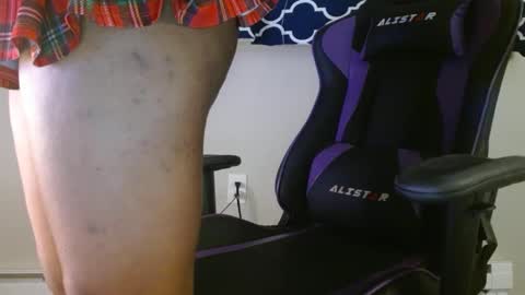 Snapshot of yarabrynnn chatting on December 2024 12:06:01 PM YARA online show from December 2024 12:06:01 PM