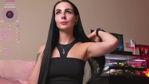 Snapshot of yaraliebe chatting on April 2026 12:29:02 PM Yara online show from April 2026 12:29:02 PM