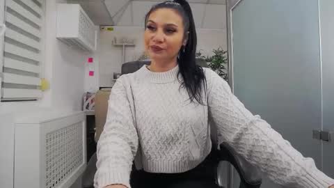 Snapshot of yaraxcox chatting on January 2026 05:11:01 AM Yara online show from January 2026 05:11:01 AM