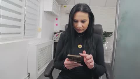 Snapshot of yaraxcox chatting on February 2026 03:43:02 AM Yara online show from February 2026 03:43:02 AM