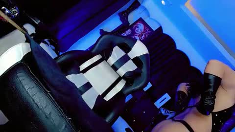 yarethrousss online show from April 2026 06:49:02 AM