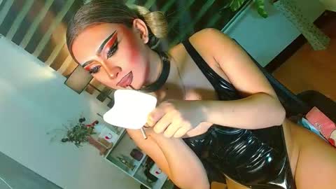 Snapshot of yasii19 chatting on April 2026 03:32:01 PM miss yasii online show from April 2026 03:32:01 PM