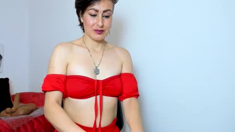 Yasemin online show from October 2025 01:22:01 PM