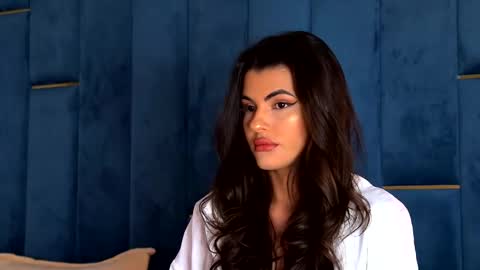 Yasmina  online show from January 2026 04:27:01 AM