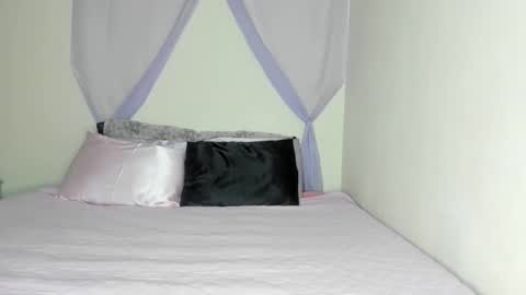 Yasmina online show from November 2025 02:55:02 AM