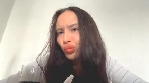 Snapshot of yasminlavista chatting on May 2026 08:08:02 AM Yasmin online show from May 2026 08:08:02 AM