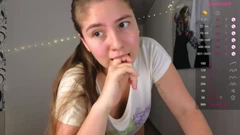 Snapshot of yasyaaa chatting on December 2024 01:30:01 AM Yasyaa  online show from December 2024 01:30:01 AM