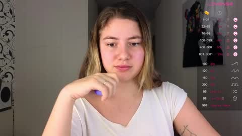 Snapshot of yasyaaa chatting on December 2024 02:10:02 AM Yasyaa  online show from December 2024 02:10:02 AM