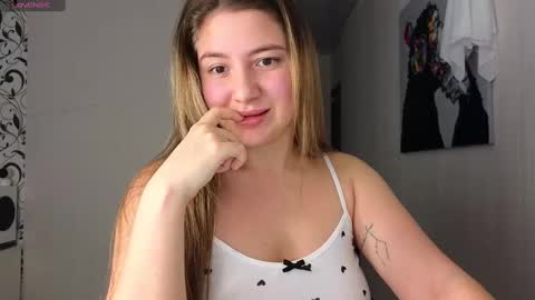 Snapshot of yasyaaa chatting on January 2025 12:09:02 PM Yasyaa  online show from January 2025 12:09:02 PM