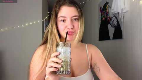 Snapshot of yasyaaa chatting on January 2025 03:15:01 AM Yasyaa  online show from January 2025 03:15:01 AM