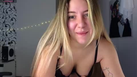 Snapshot of yasyaaa chatting on February 2025 05:40:01 AM Yasyaa  online show from February 2025 05:40:01 AM