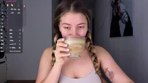 Snapshot of yasyaaa chatting on October 2025 05:36:02 AM Yasyaa  online show from October 2025 05:36:02 AM