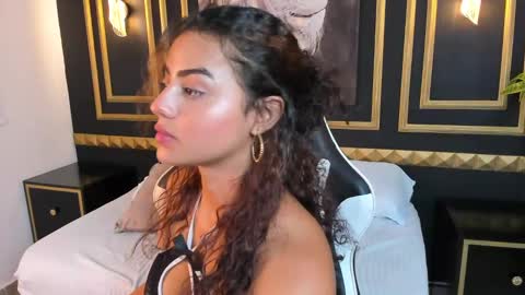 yaya23x online show from February 2025 10:19:02 PM