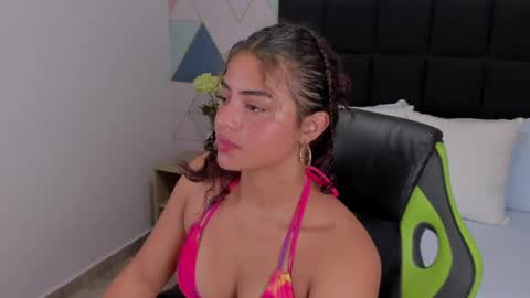 yaya23x online show from February 2025 07:24:02 PM