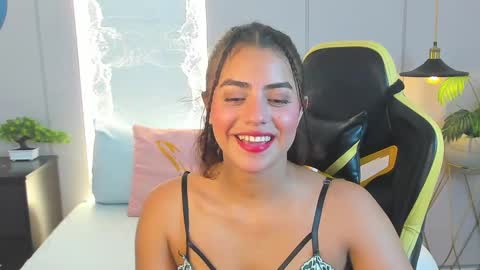 yaya23x online show from March 2025 07:21:02 PM