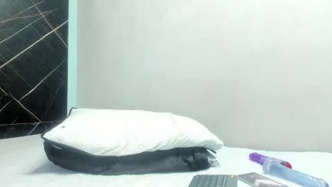 Snapshot of yaya____ chatting on January 2025 03:57:02 PM yaya____ online show from January 2025 03:57:02 PM