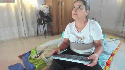 yaya____ online show from July 2026 04:38:02 PM