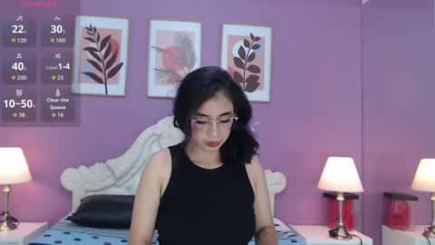 Snapshot of yayaqueen chatting on May 2026 12:34:02 PM Yaya online show from May 2026 12:34:02 PM