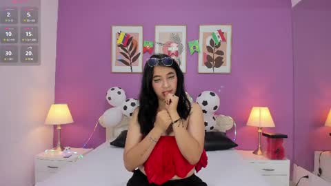 Snapshot of yayaqueen chatting on July 2026 12:07:02 PM Yaya online show from July 2026 12:07:02 PM