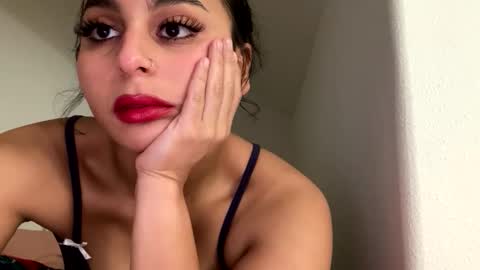 yazzydeleon online show from November 2025 07:18:02 AM