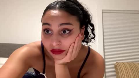 yazzydeleon online show from November 2025 08:53:02 AM