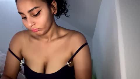 yazzydeleon online show from November 2025 08:31:02 AM