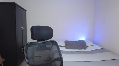 yeff online show from December 2025 12:06:01 AM