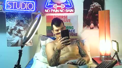 yeisoncastellanos1999 online show from October 2025 05:42:01 PM