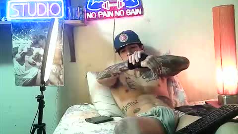 yeisoncastellanos1999 online show from February 2026 08:05:02 PM