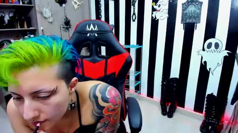 Yelena online show from December 2024 09:33:01 PM