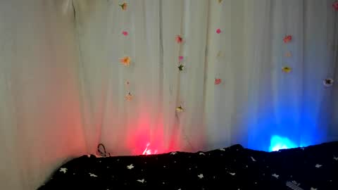 YELINA online show from November 2025 10:32:02 PM