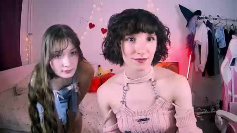 Snapshot of yellow_songbird chatting on March 2026 05:21:01 PM Liya online show from March 2026 05:21:01 PM