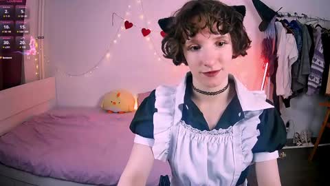 Snapshot of yellow_songbird chatting on April 2026 07:14:01 PM Liya online show from April 2026 07:14:01 PM