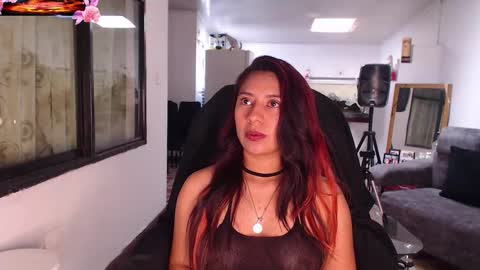 Yesi online show from October 2025 02:36:02 PM