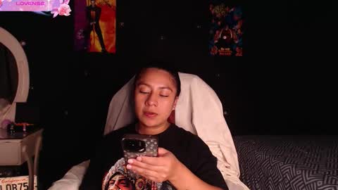 Yesi online show from November 2025 06:07:02 PM