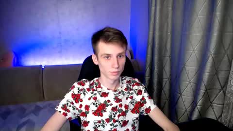 Snapshot of yes_cute_boy_ chatting on March 2025 10:54:01 PM Eden online show from March 2025 10:54:01 PM