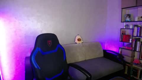 Snapshot of yes_cute_boy_ chatting on November 2025 07:03:01 PM Eden online show from November 2025 07:03:01 PM