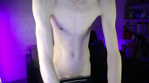 Eden online show from November 2025 08:32:01 PM