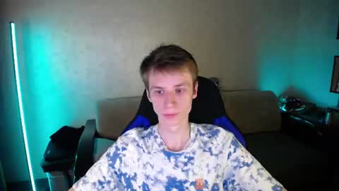 Snapshot of yes_cute_boy_ chatting on July 2026 10:28:02 PM Eden online show from July 2026 10:28:02 PM