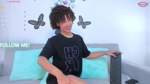 Snapshot of yess__daddyy chatting on February 2025 03:26:01 PM YAMPOOL online show from February 2025 03:26:01 PM