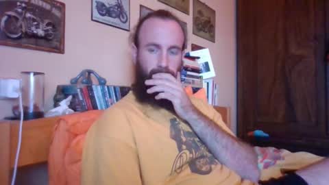 yeti_92 online show from September 2025 04:10:02 PM